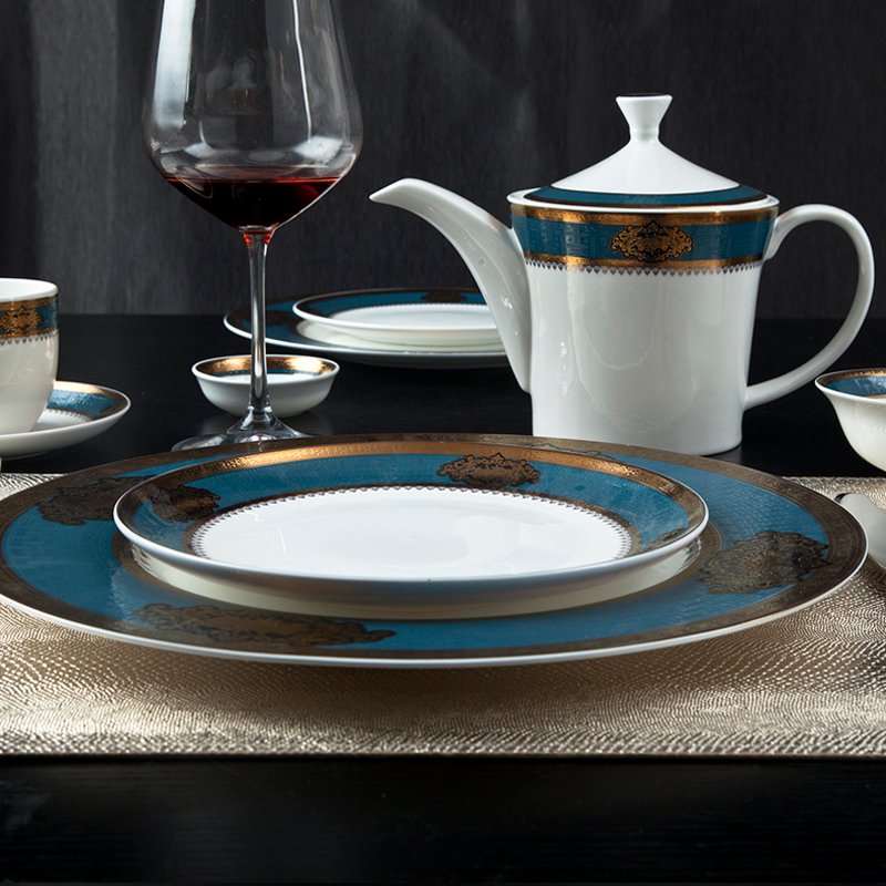 Two Eight-Royalty Style Fine Porcelain Dinnerware With Blue Gold Decal Rim - Td10-1