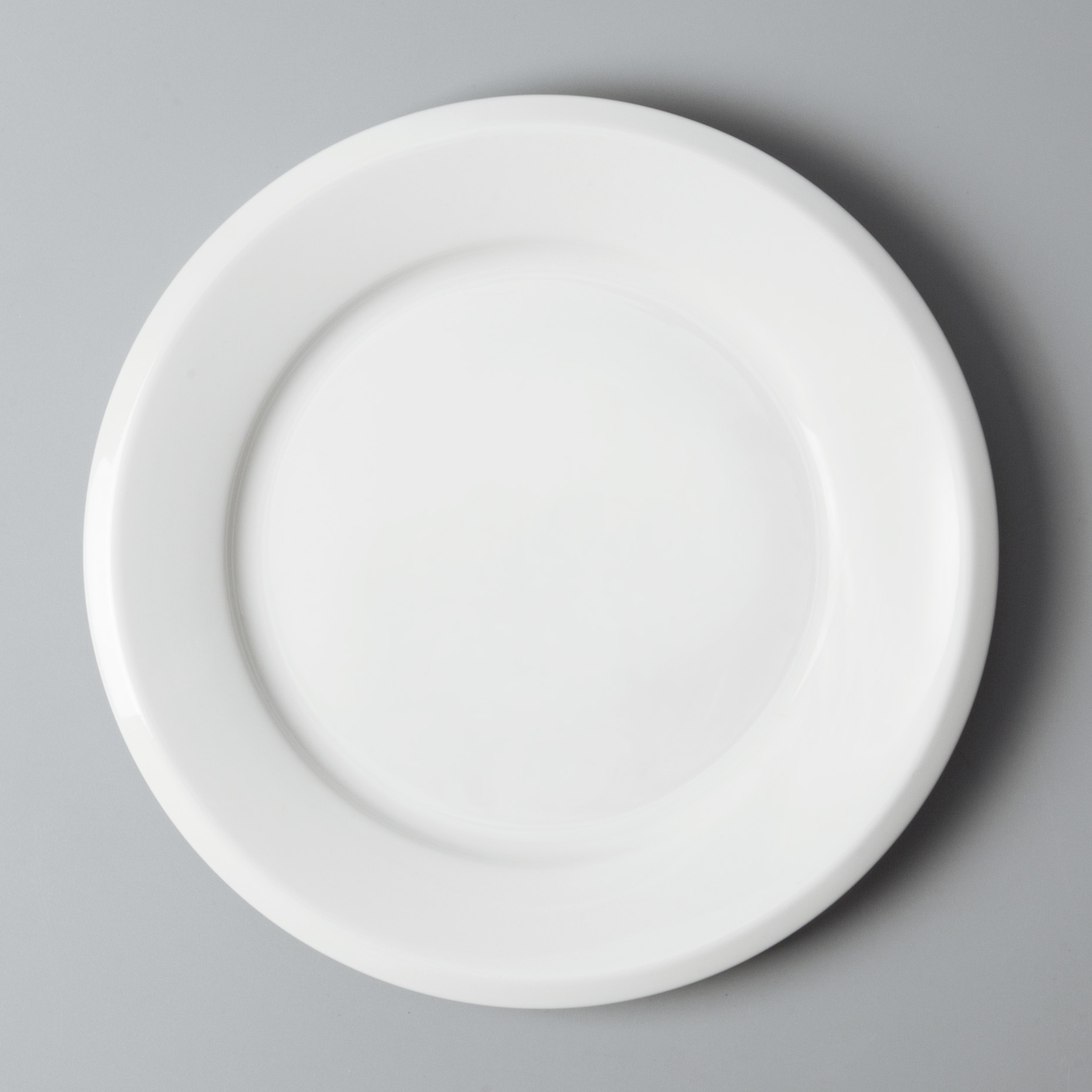 Two Eight rim cool restaurant plates customized for restaurant-2