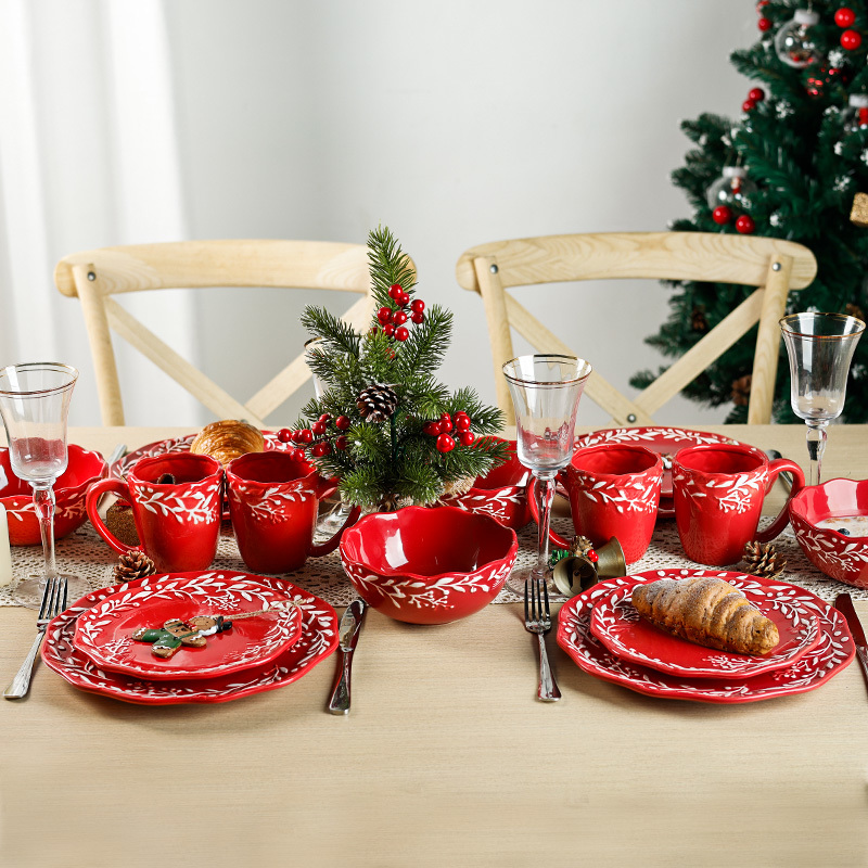 2022 Christmas Dinnerware Collection