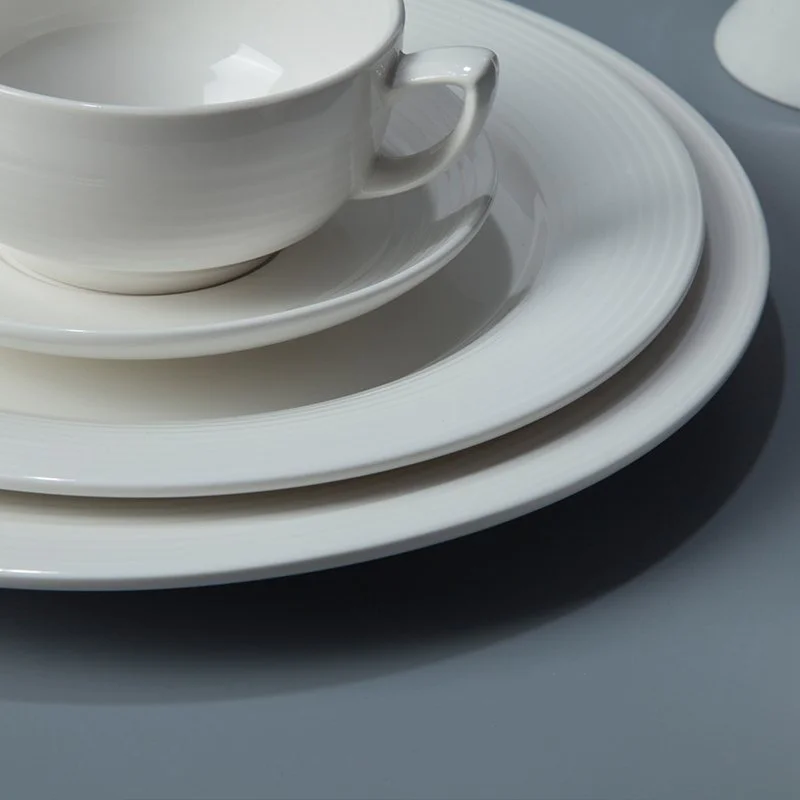 Royal Style White Porcelain Dinner Set For Restaurant & Bistro - TW02