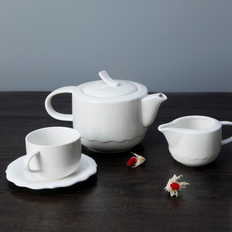 Contemporary White Dinnerware Set With Irregular Plate - TW14