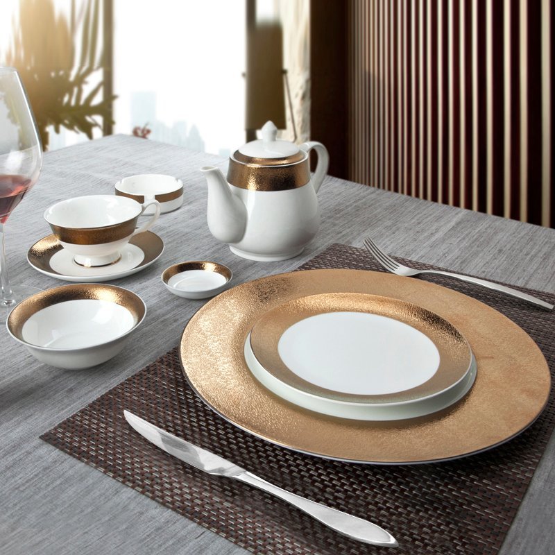 Safe Elegant Style Golden Fine Porcelain Dinnerware Sets for Hotel - TD13